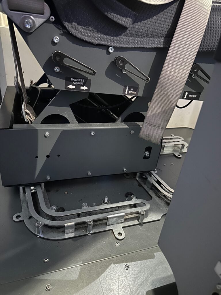 Boeing 737NG Seats – rail view
